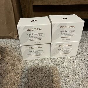 Brand New Age Reversist Mask